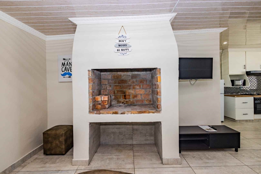 To Let 1 Bedroom Property for Rent in Oakdale Western Cape